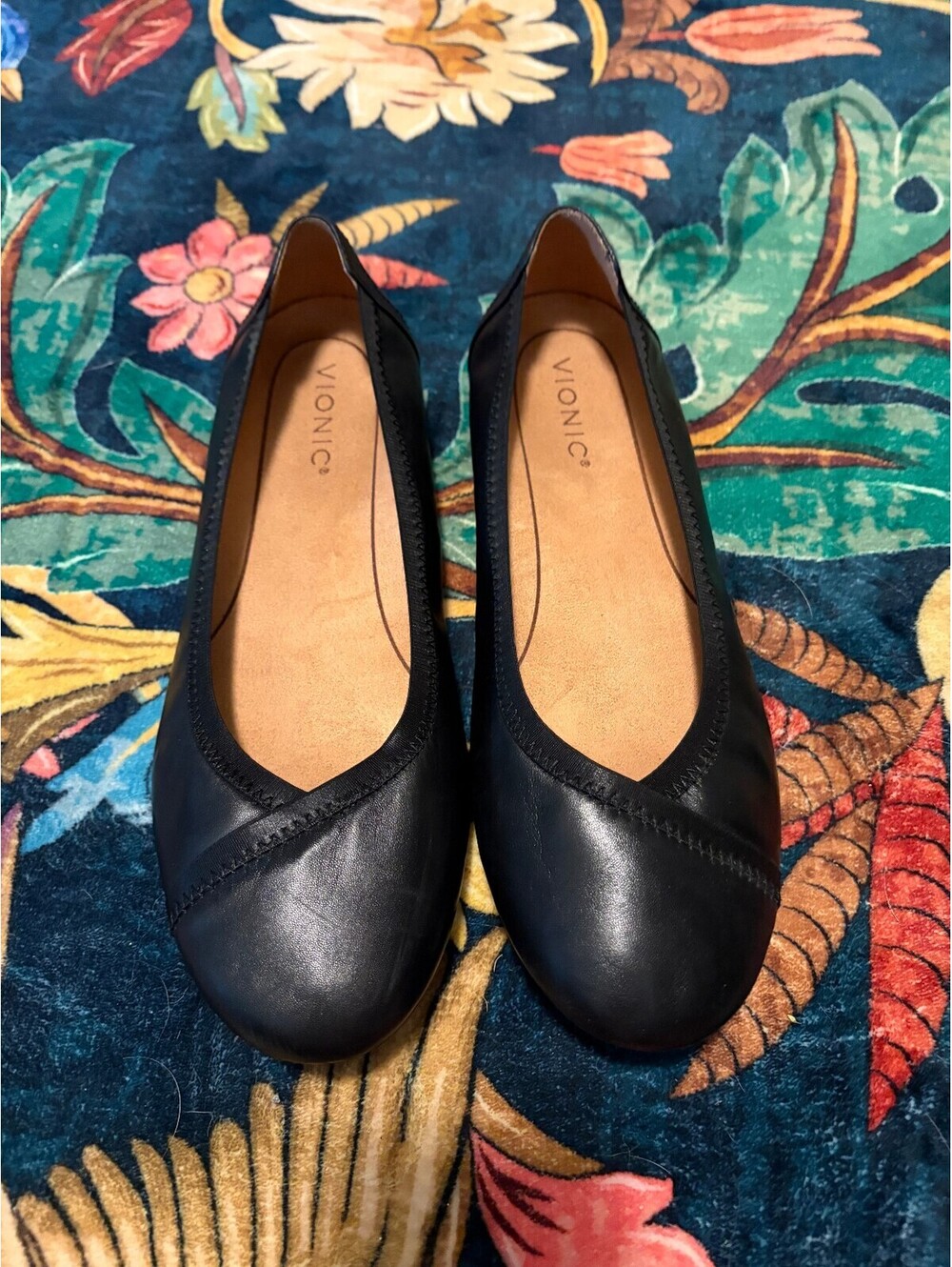 Vionic Caroll Black Leather Slip-On Flats Size 9